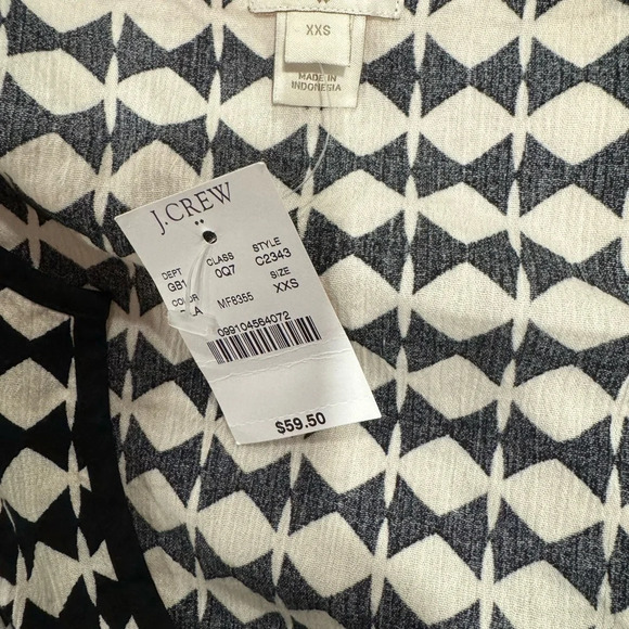 J. Crew Black & White Diamond Checkered 3/4 Sleeve V-neck
Shirt Size XXS - Picture 9 of 10